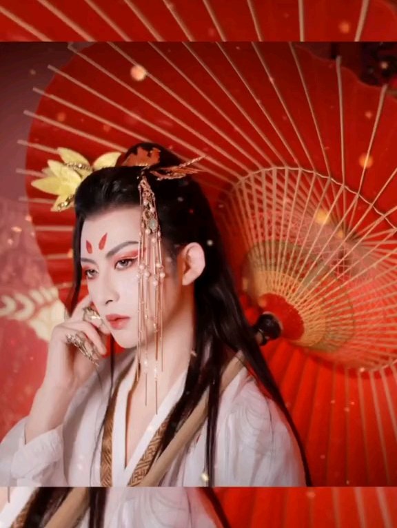 小说中的魅惑狐男妖应该就像画中男子这样吧!是狐妖还是花魁呢?